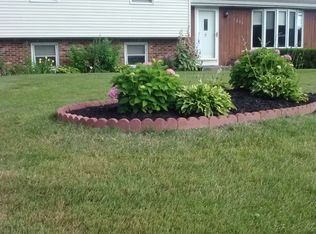 7209 Nickett Dr, North Tonawanda, NY 14120