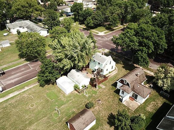 4th image of 1227 N Jefferson St