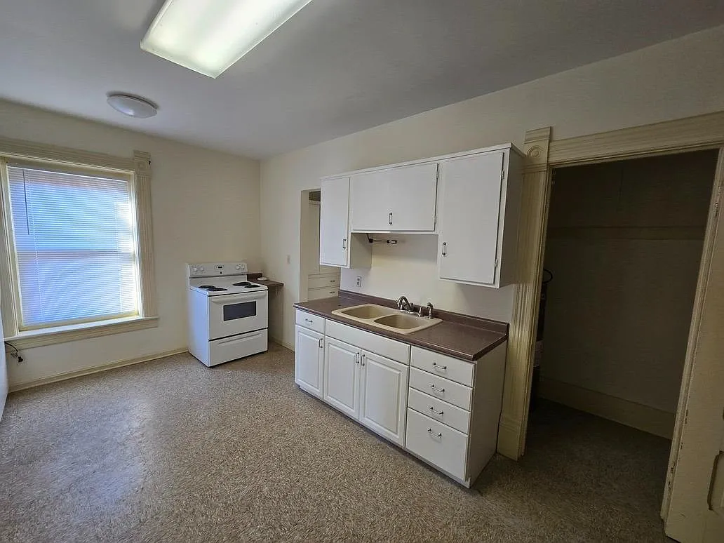318 Liberty St - 318 1/2 Liberty St Apt# 3 — Photo 2