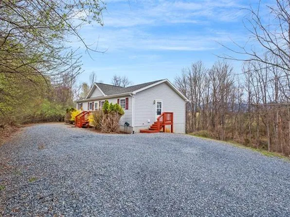 60 Pathfinder Dr, Lexington, VA 24450
