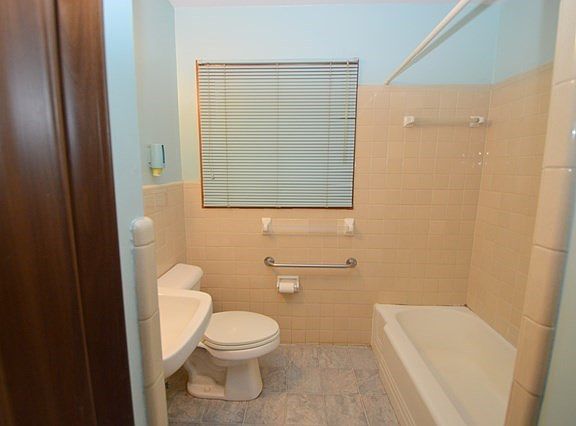 5th image of 2650 Canary Dr