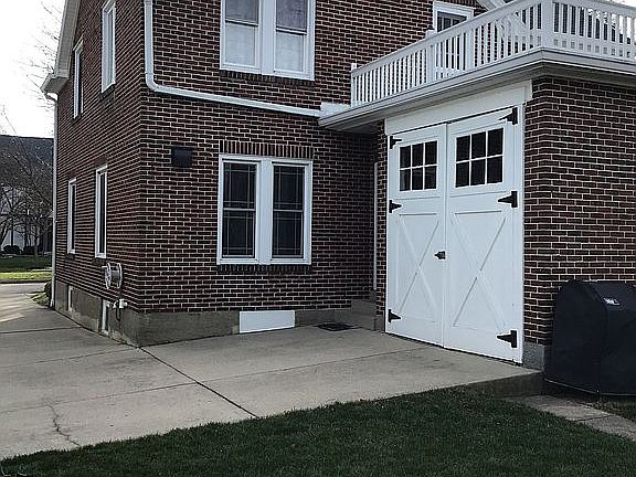 4th image of 545 W Broadway St