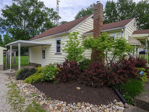 3rd image of 5185 Richville Dr SW