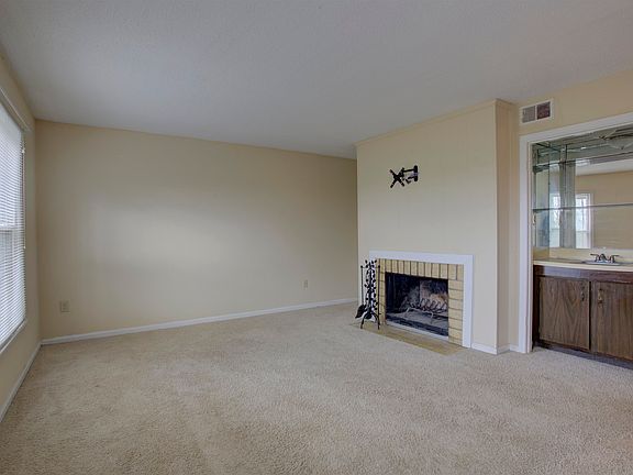 3rd image of 3637 Haughton Ln #2