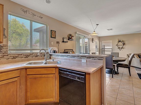 5th image of 11826 W Laurel Ln