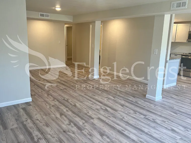 1110 S College Ave — Photo 8