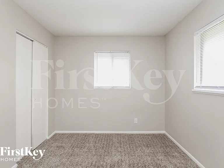 221 Grovewood Dr — Photo 10