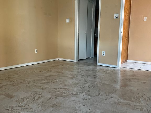5th image of 2527 Summer Place Dr