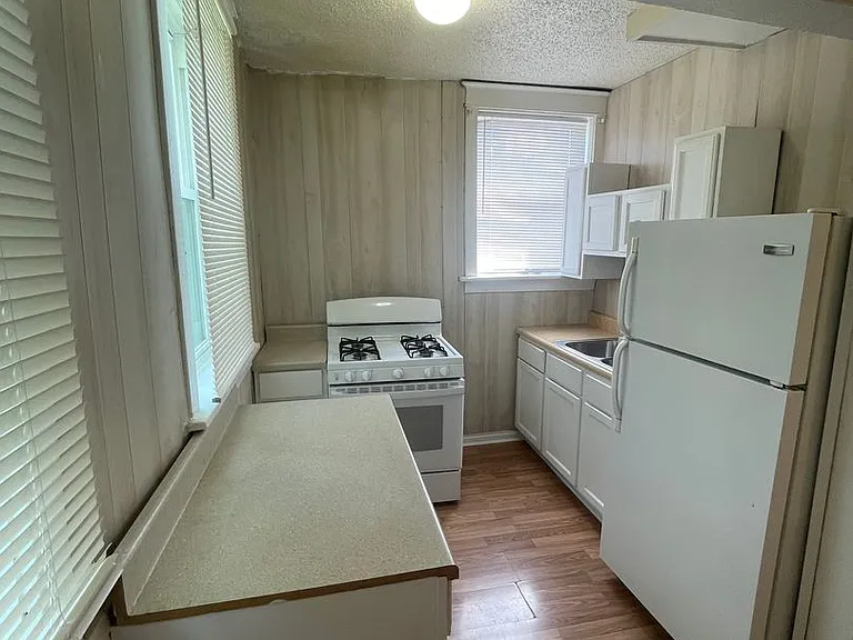 4010 Pennsylvania Ave — Photo 14