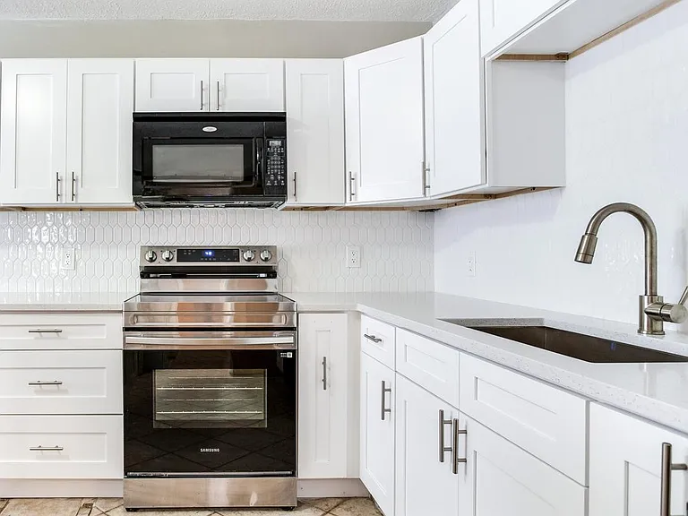 2514 W Gray St — Photo 18