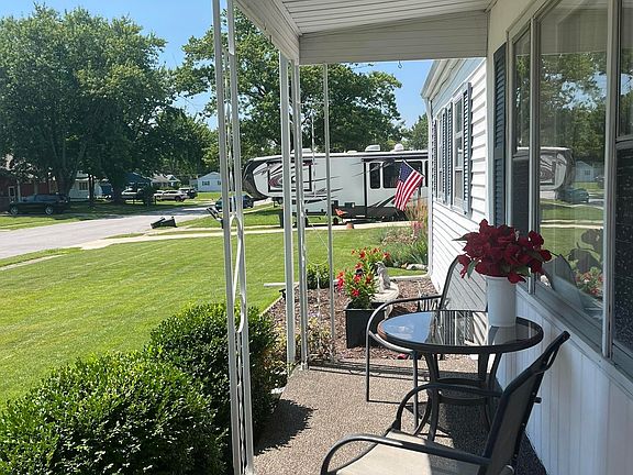 5th image of 1025 Rosewood Dr
