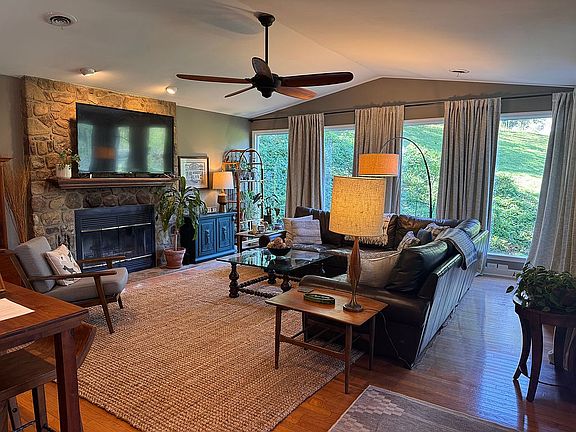 5th image of 605 Hemlock Rd