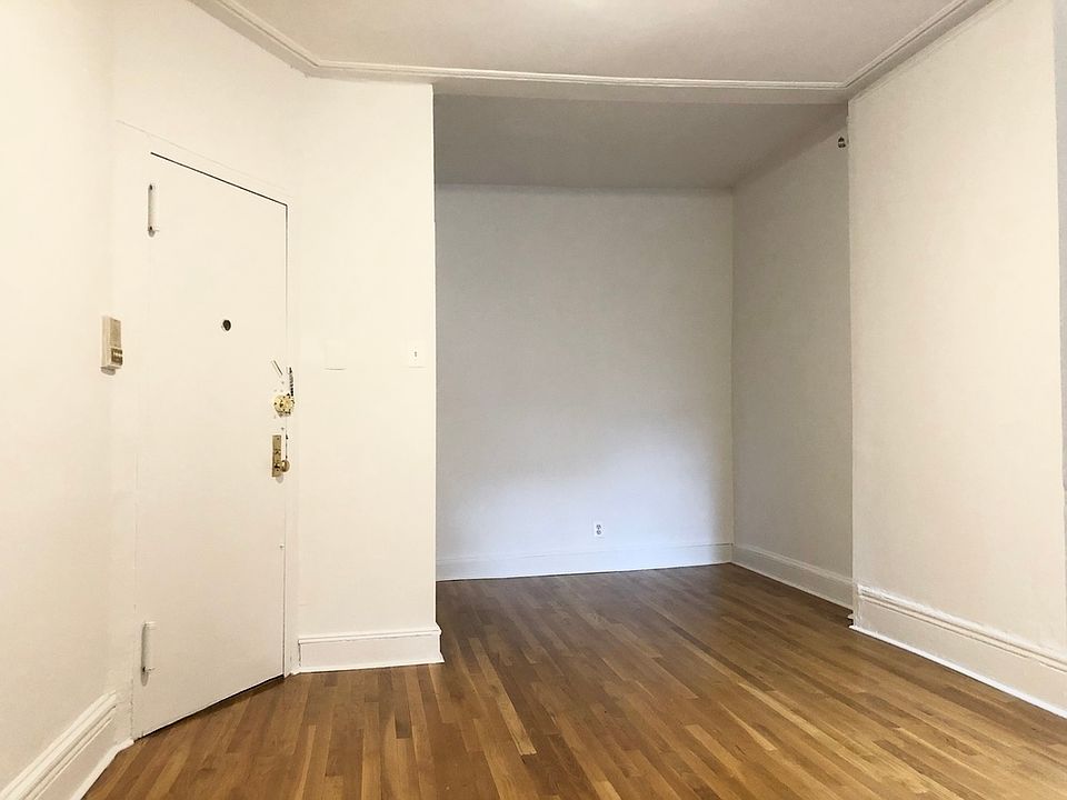2nd image of 513 E 81st St #5RWW