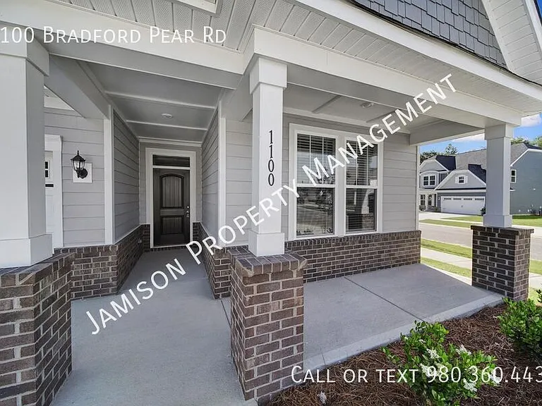 1100 Bradford Pear Rd — Photo 32