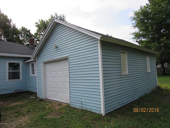 4th image of 1550 Broadway Ave
