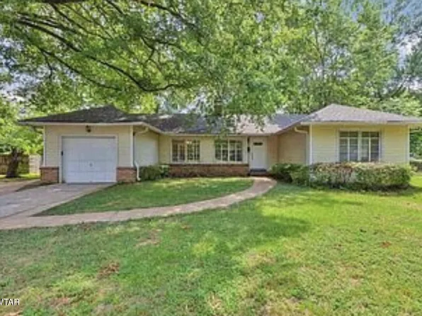 12 Laurel Ln, Jackson, TN 38301