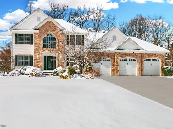 5496 Primavera Dr, Mentor, OH 44060