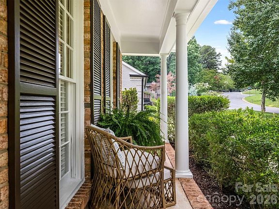 4th image of 5020 Glenbrier Dr