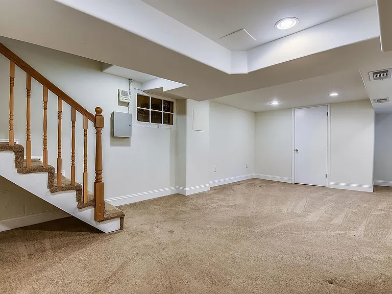 210 E Hamilton Ave — Photo 41