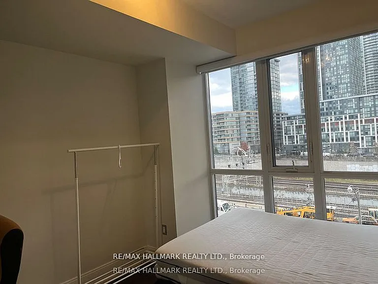 560 Front St W #428 — Photo 15