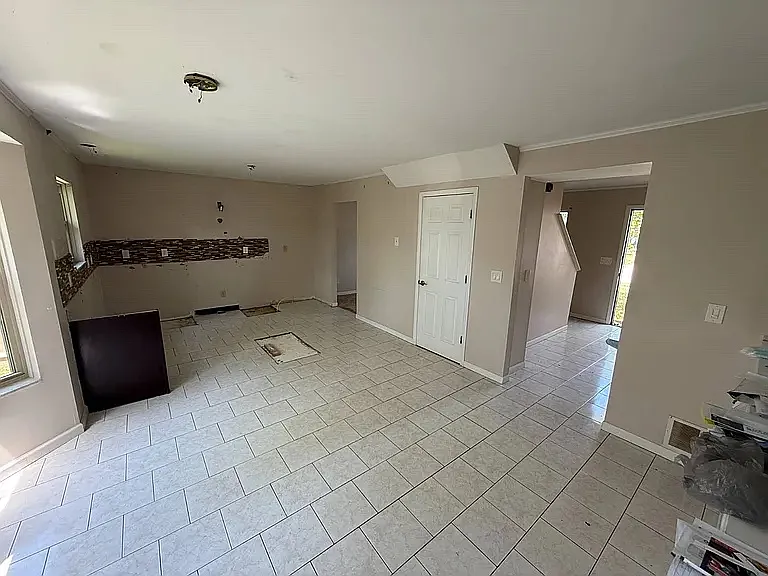 6675 Winbarr Way — Photo 15
