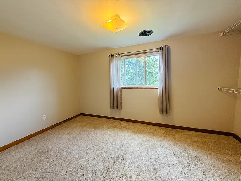 517 Center Ave #2 — Photo 15