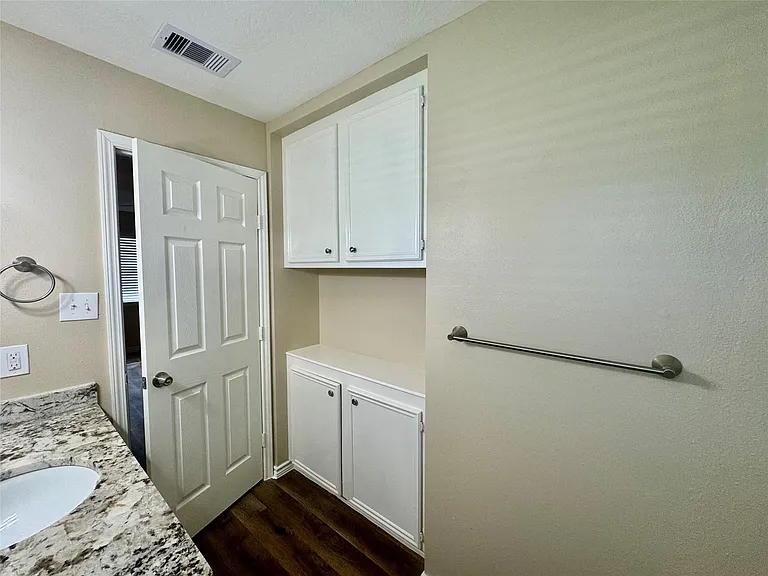 1592 Dr Martin Luther King Dr — Photo 16