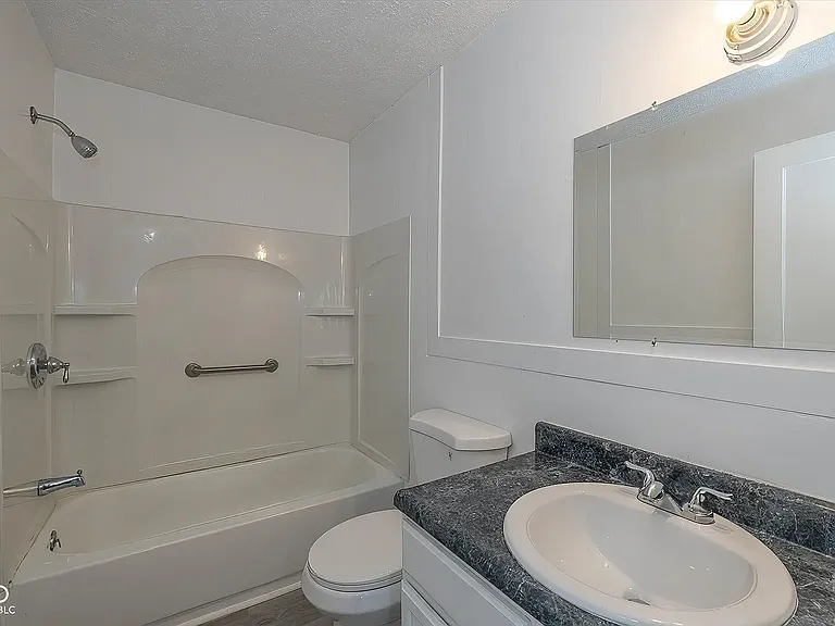 1148 Medford Ave — Photo 8