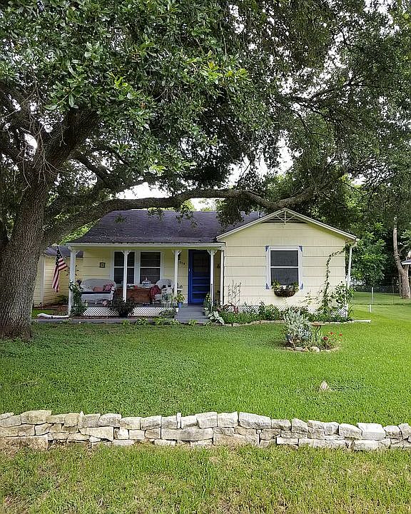 1st image of 216 Kinkaid Ave