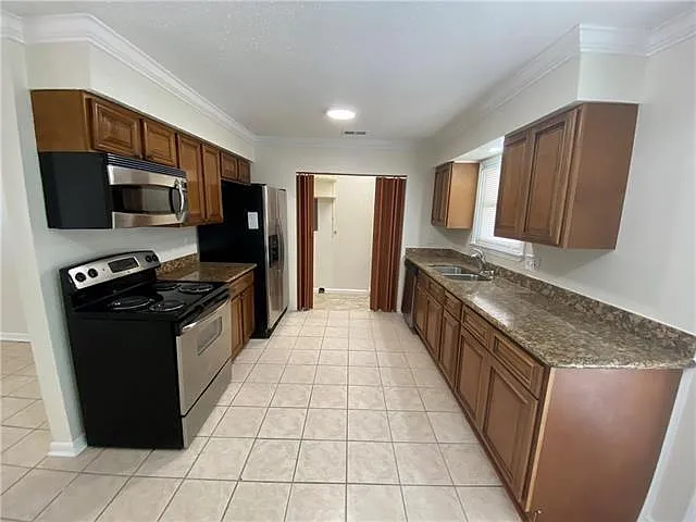 1956 Longwood Ct — Photo 10