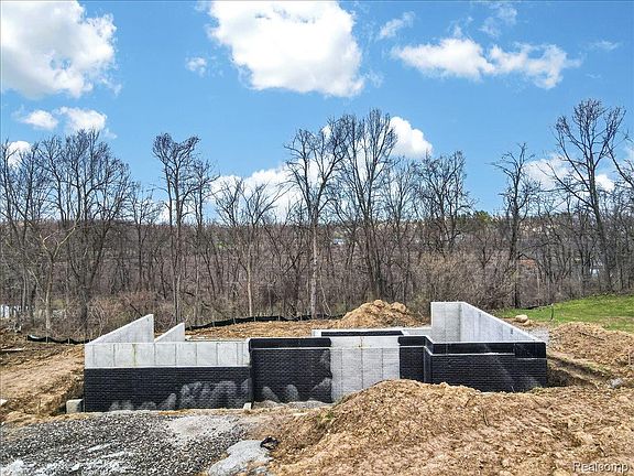 2nd image of 4060 Metamora Ridge Rd