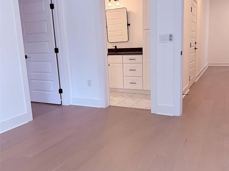1417 Kramer Ln #19 — Photo 6