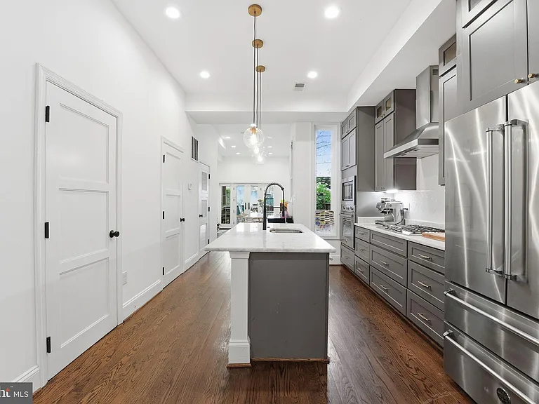 1841 Monroe St NW #2 — Photo 2