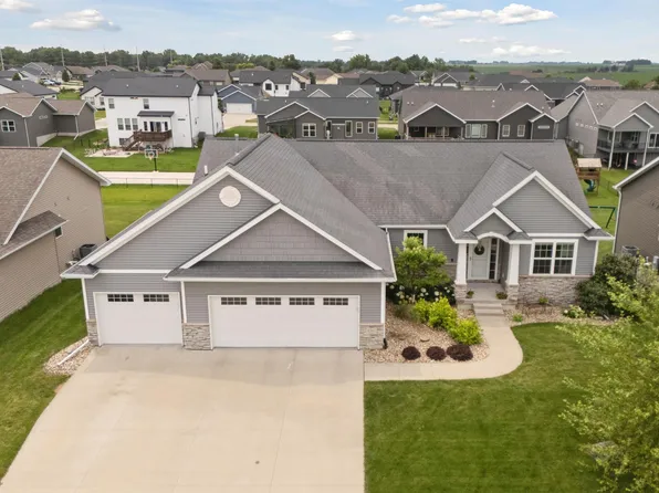 4301 Granite Ridge Rd, Cedar Falls, IA 50613