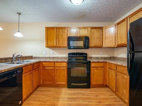 (undisclosed Address), Cecilia, KY 42724