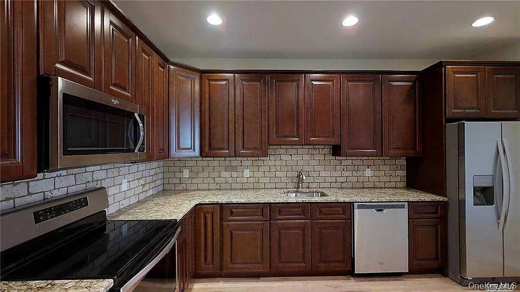1 bed, 1.0 bath, 900 sqft, $3,250 — Photo 1