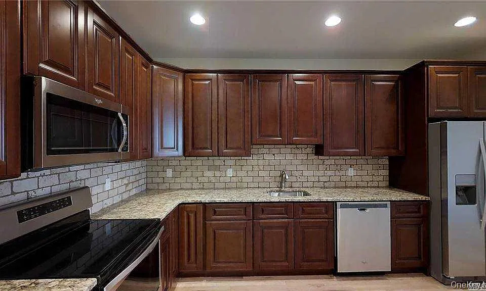 417 New York Ave #2A
