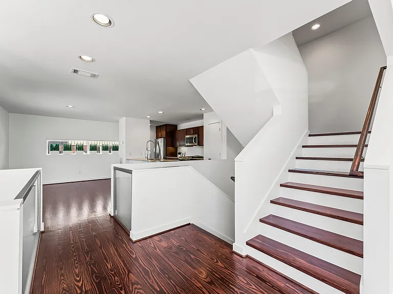 3012 Commerce St — Photo 11