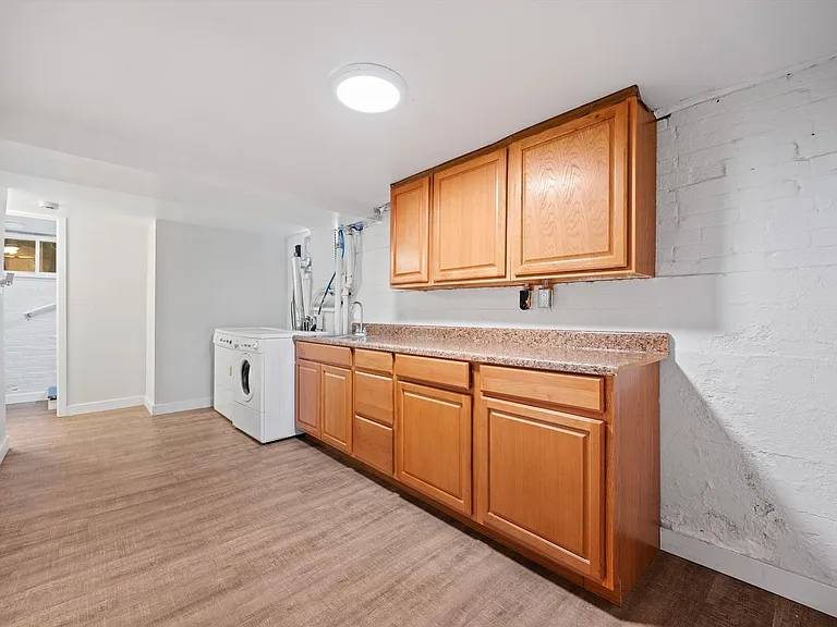 1644 S Grant St — Photo 20
