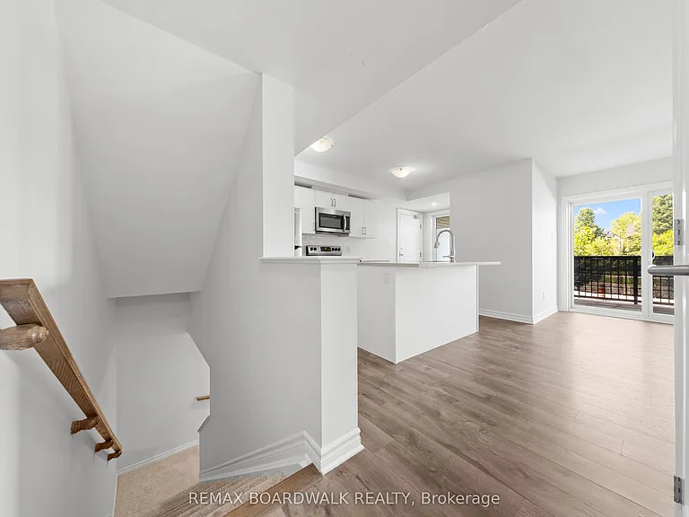 780A March Rd #29 — Photo 15