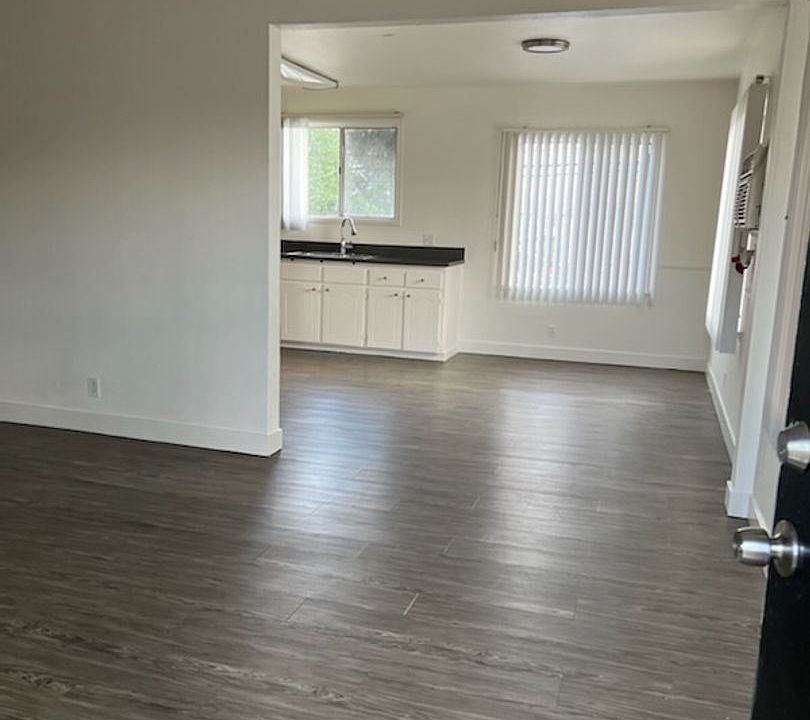 1st image of 14619 Blythe St #6