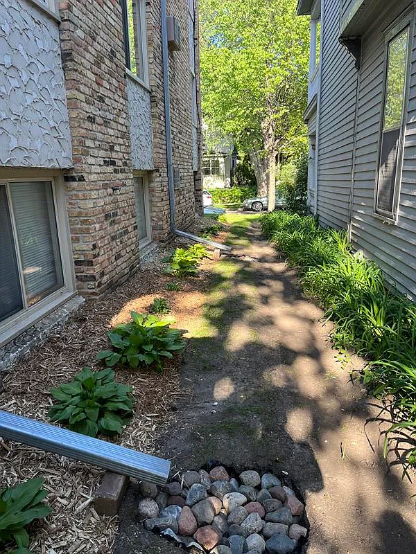 2736 Colfax — Photo 4