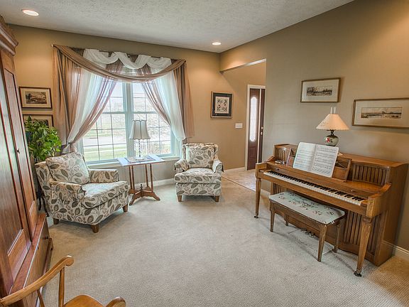 5th image of 3303 Secretariat Cir