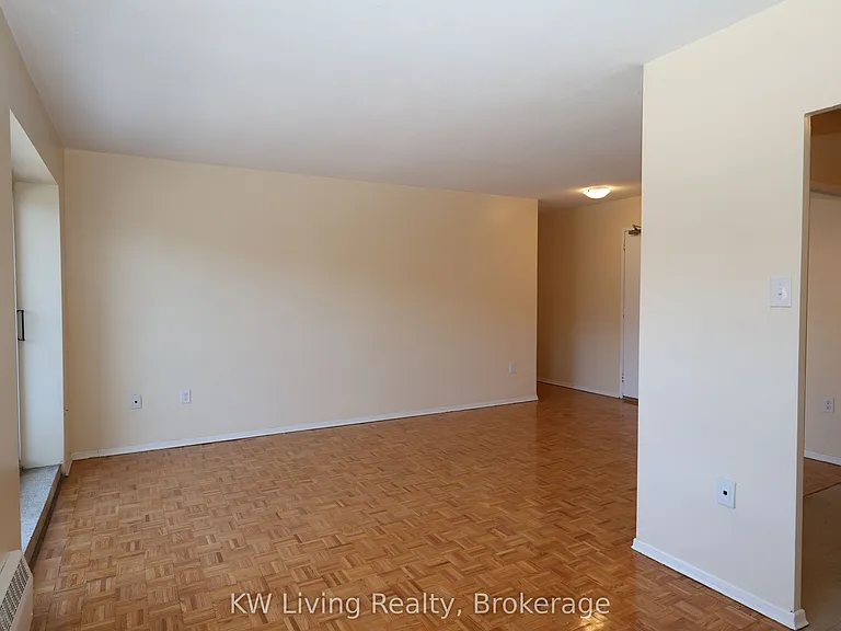 480 Lakeshore Rd E #309 — Photo 11