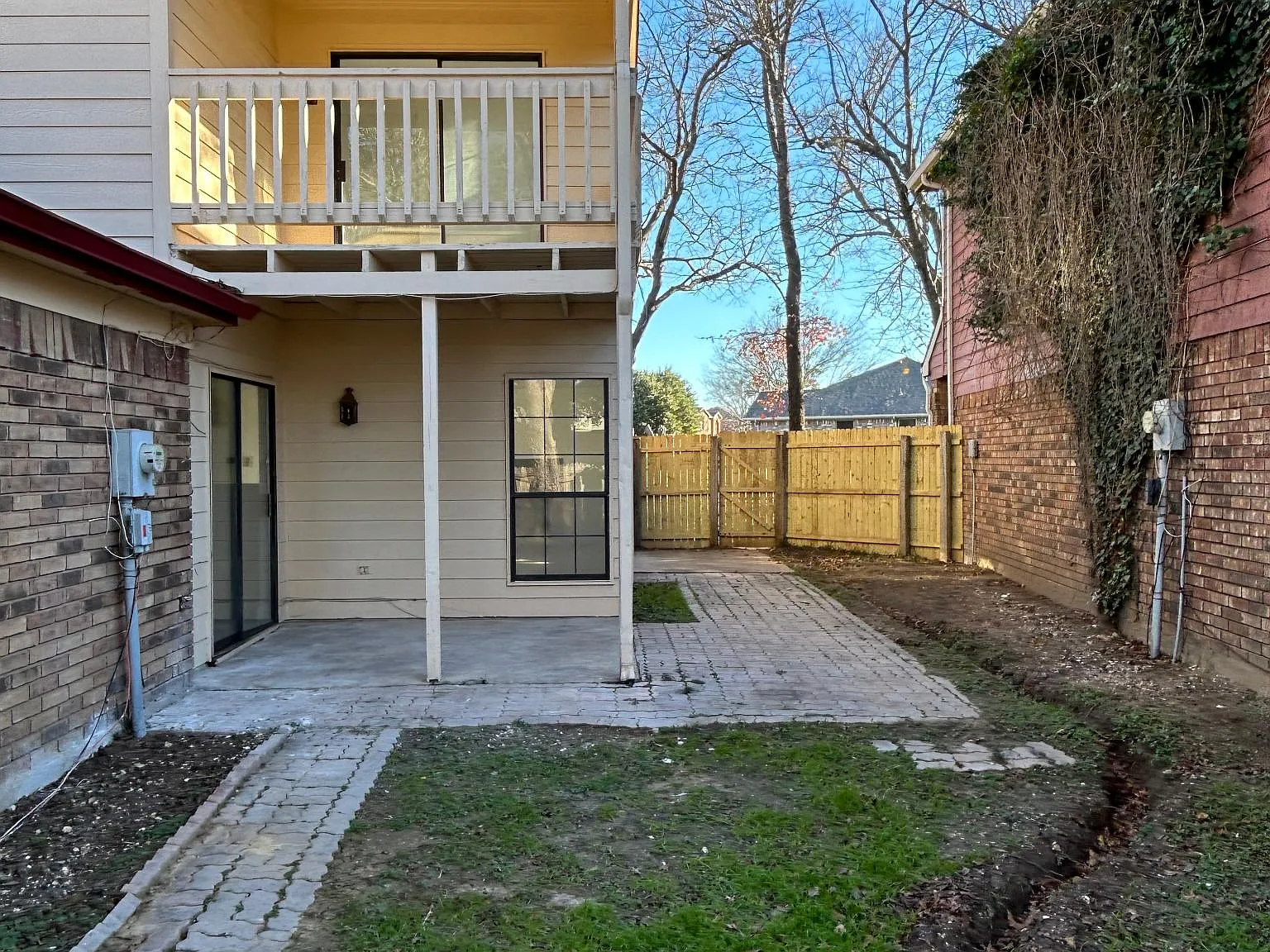 3 bed, 1576 sqft, $2,100 — Photo 3