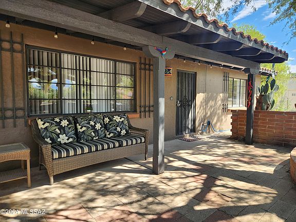 4th image of 415 E El Valle