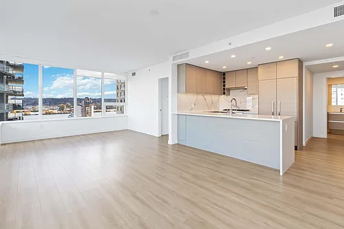 170X Carnarvon St #823 Photo 1