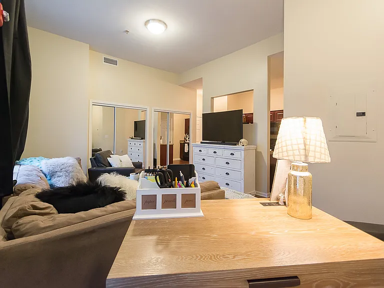 Morton Grad Apartments — Photo 22