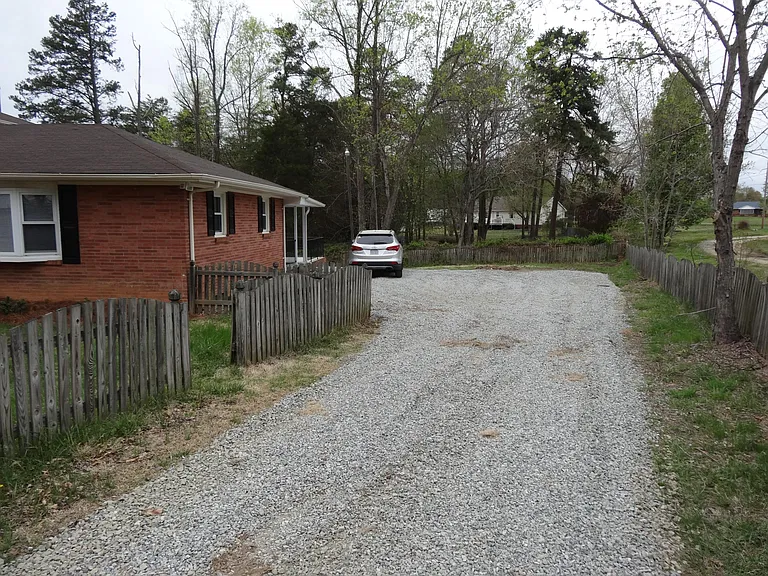 5773 Gumtree Rd — Photo 32