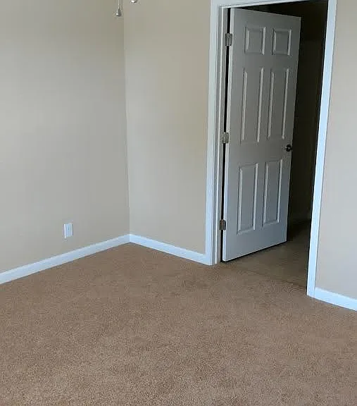 11300 Breeze Cir #203 — Photo 4